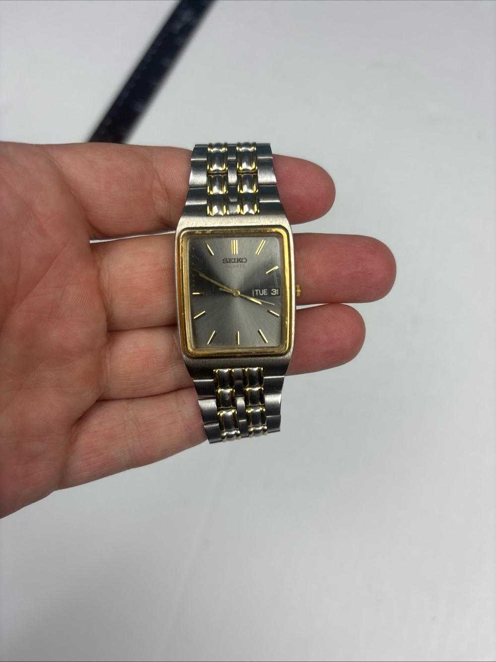 Vintage Seiko Quartz Dress Watch Two Tone 7N33-5A09 Stainless Water Resistant